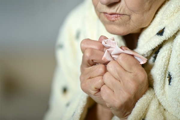 Descubra quais são os principais cuidados com idosos no inverno